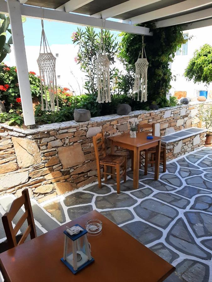 George'S Place Chora Exterior foto