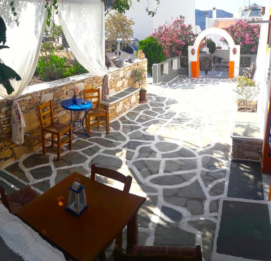 George'S Place Chora Exterior foto